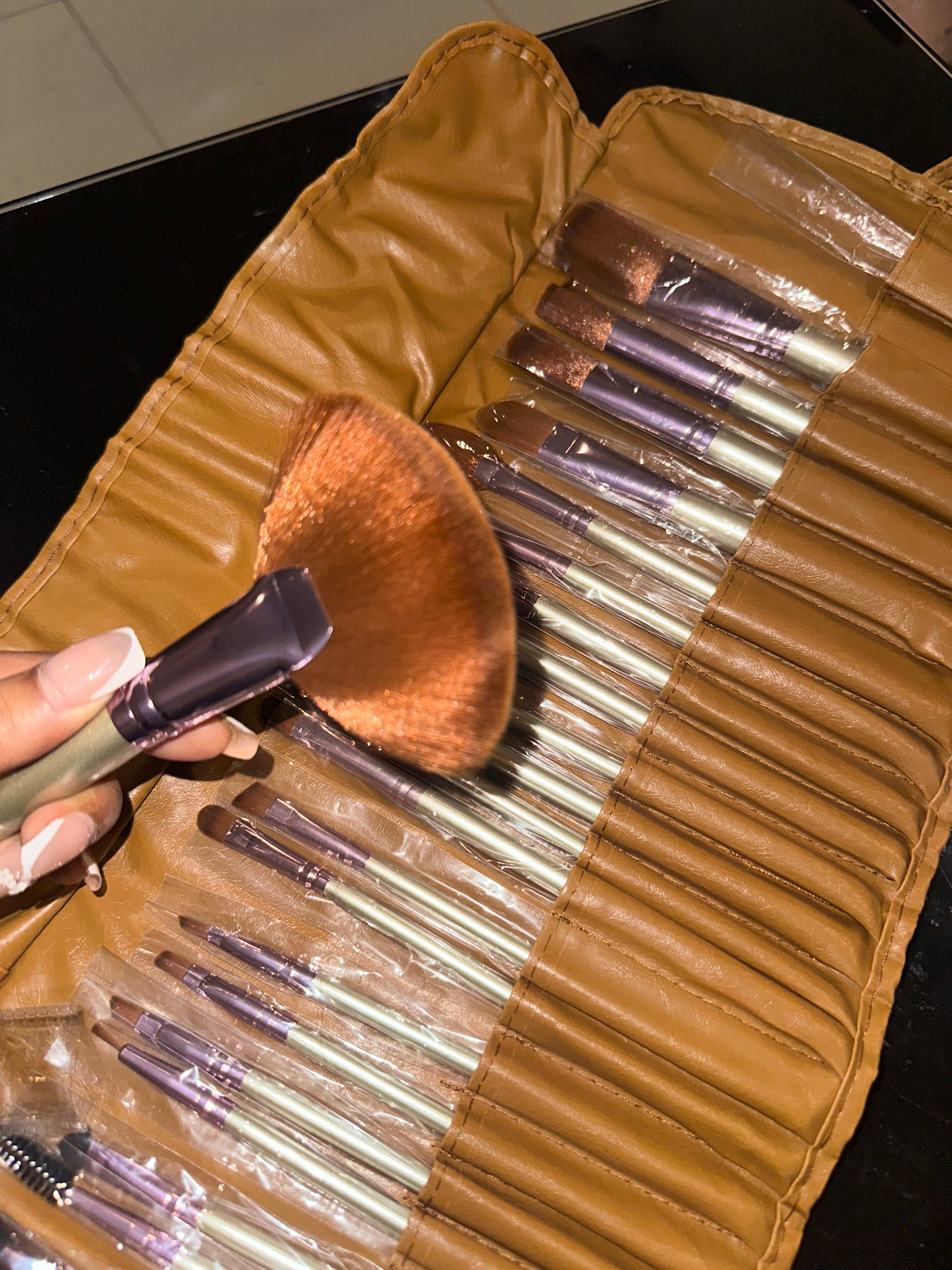 The Flawless Face Essentials (23PC) Brush Set