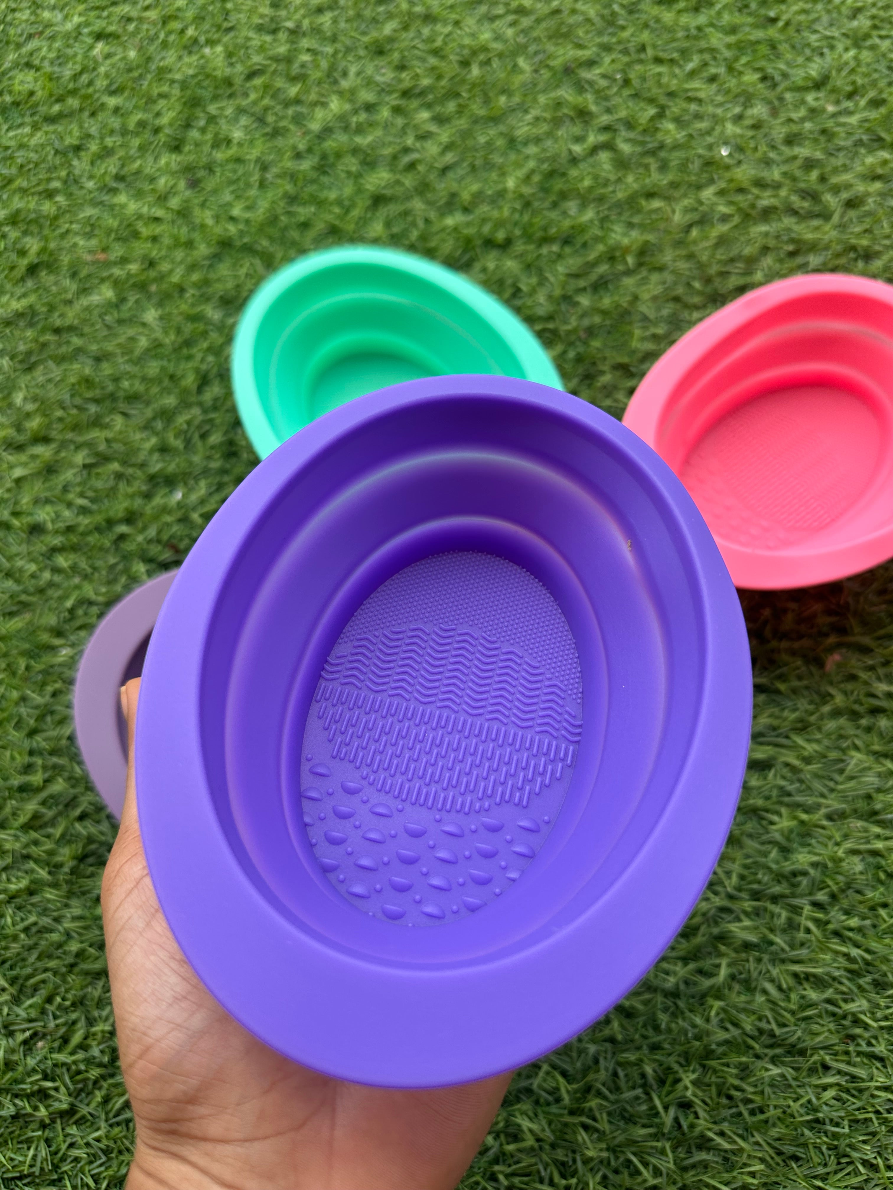 Assorted Large Make Up Cleaning Bowl