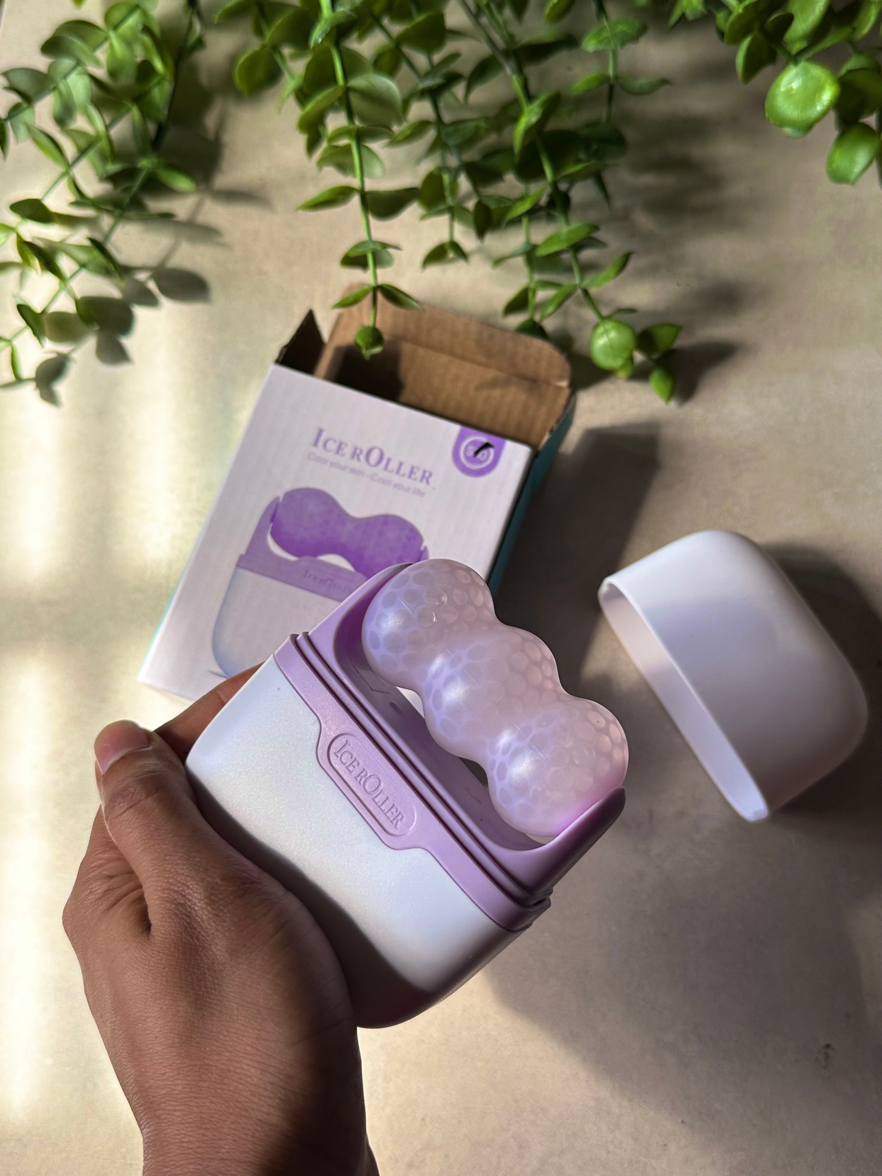 De-Puff Facial Ice Roller