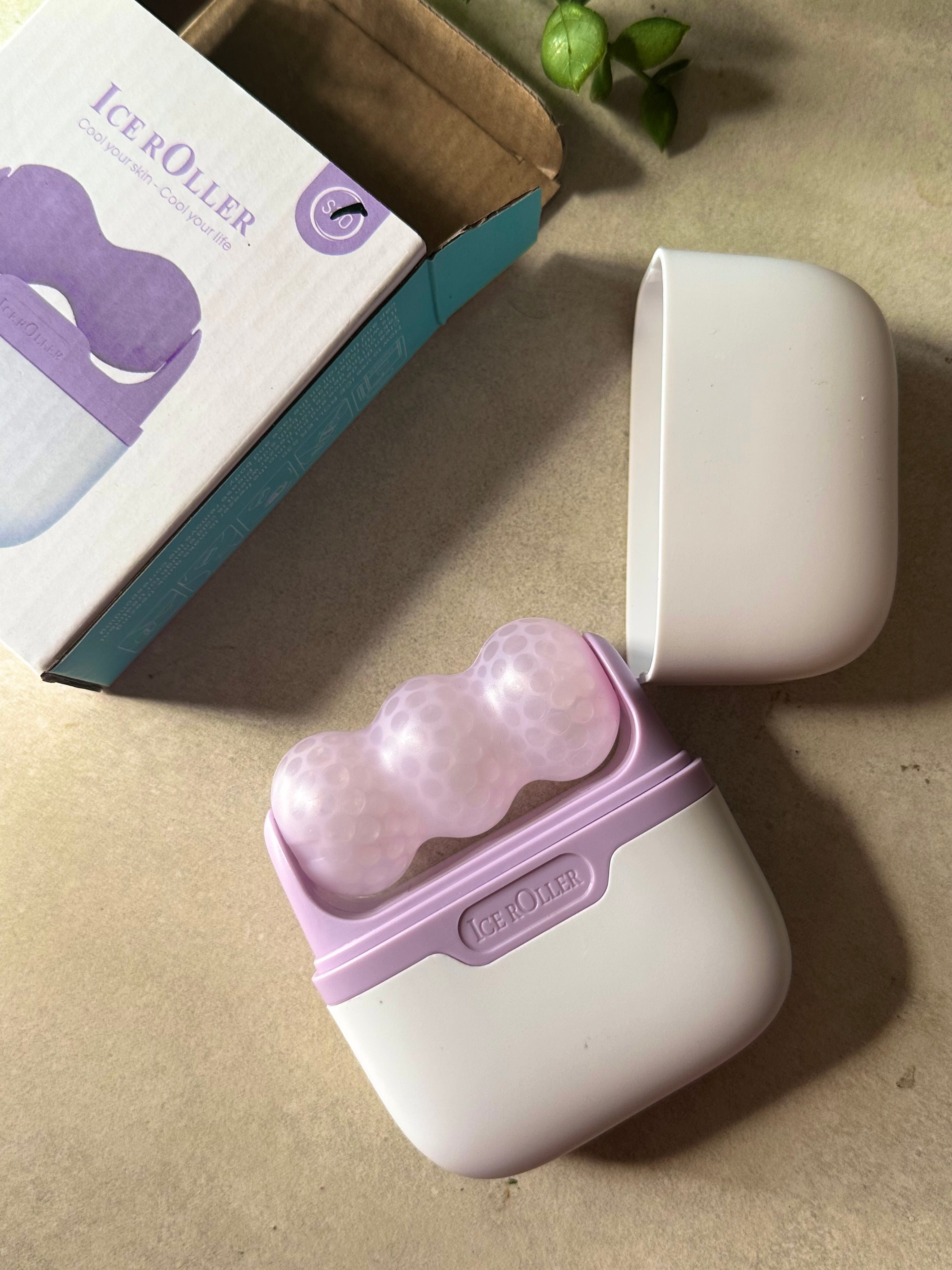 De-Puff Facial Ice Roller