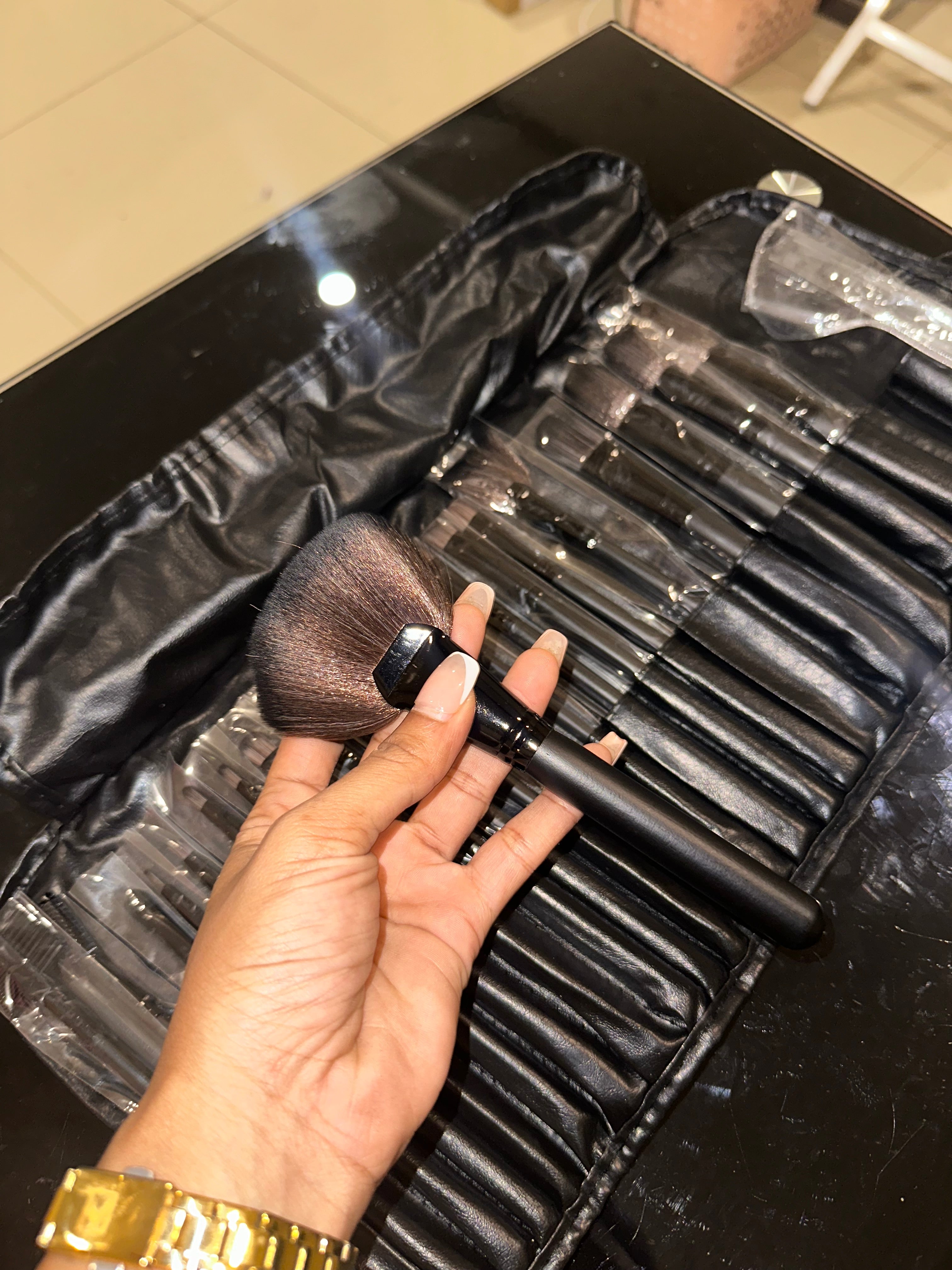 The Flawless Face Essentials (23PC) Brush Set