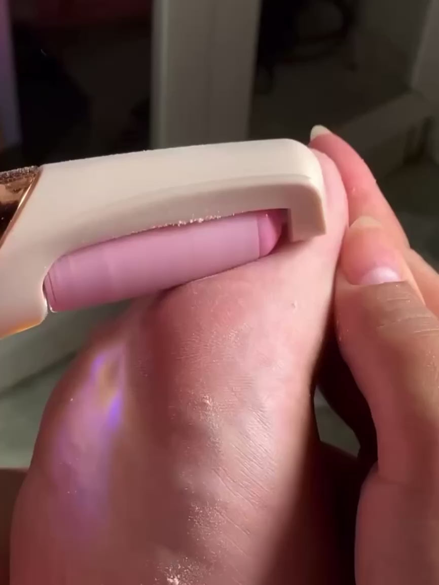 The Instant Smooth Premium Electric Pedicure & Callus Remover